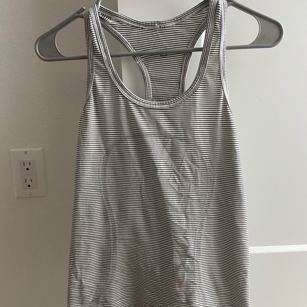 Lululemon Size 6 Swiftly Black and White Stripe